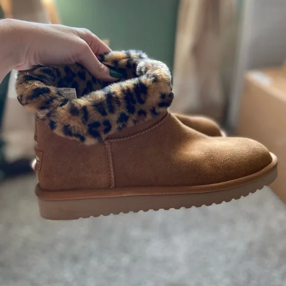 UGG Koolaburra Tan Boots with Leopard Accent - Picture 2 of 4